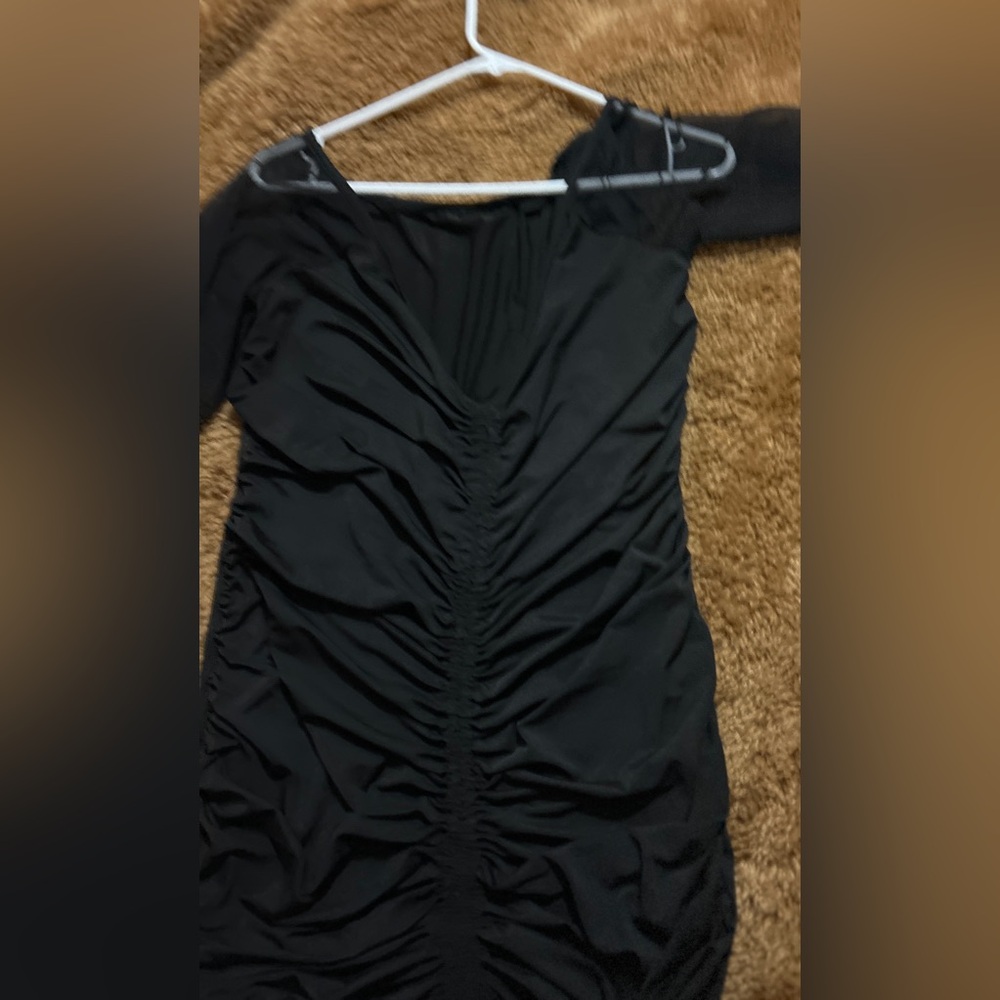 Elegant Black Ruched Dress - Picture 6 of 8